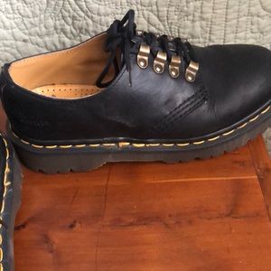 Dr Martens Black Grizzly 4 loop shoe